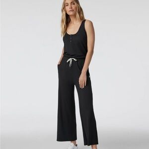 Vuori Black Sleeveless Fall Jumpsuit size small